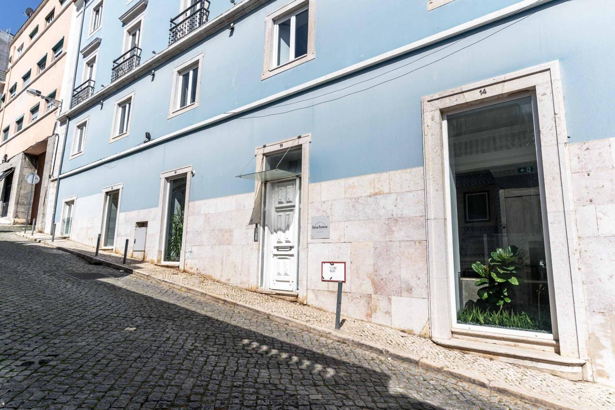 Limehome Lisbon Calcada Do Cardeal Buitenkant foto